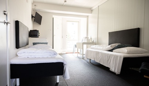 Family Room, 2 Bedrooms
