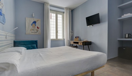 Triple Room (2)