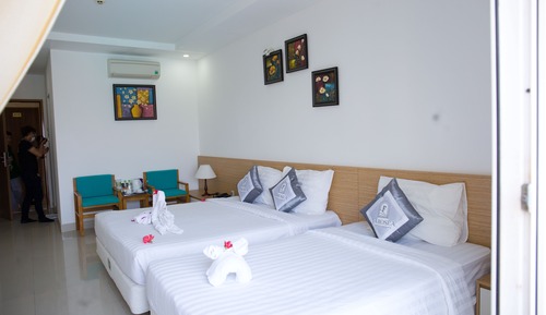 Deluxe Triple Room, Pool View