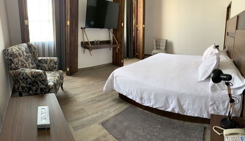 Junior Suite, 1 King Bed