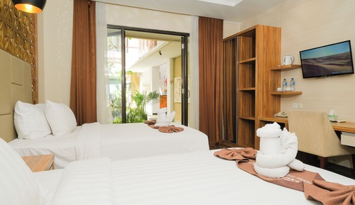 Deluxe Room, Pool Access