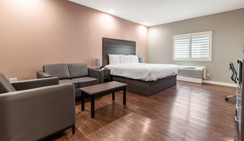 Standard Room, 1 King Bed, Multiple View