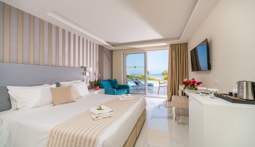 Double Room, Pool Access (Swim-Up)