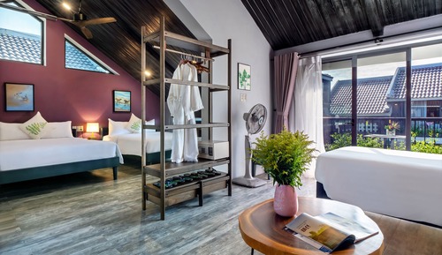 Family Studio Room Poolview with Balcony and Bathtub