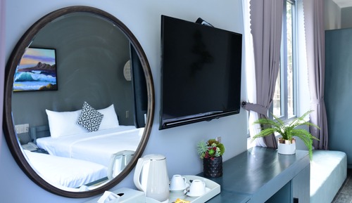 Family Room with Poolview
