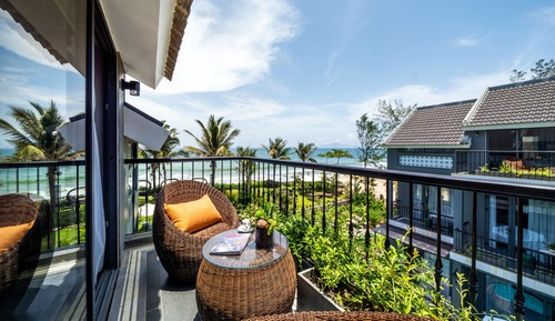 Family Studio Room Seaview with Balcony and Bathtub