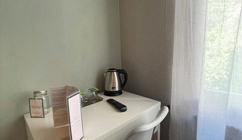 Double Room, 1 Queen Bed, Courtyard View