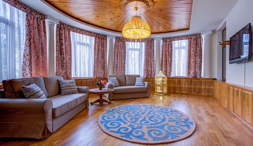 Luxury Suite
