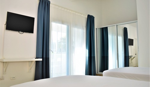 Superior Twin Room, 2 Queen Beds, Pool View