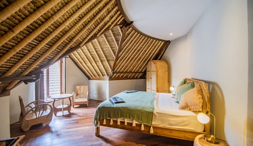 4 Bedrooms and 2 Bathrooms Villa with Private Pool Open and Closed Living Room