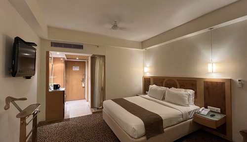 Premium Room with King Bed, High-Floor
