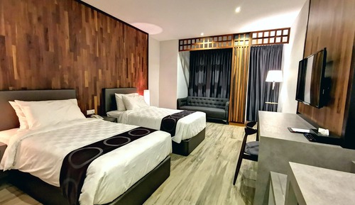 Deluxe Twin Room, City View