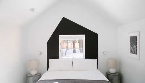 Classic Cabin, 1 Queen Bed with Sofa bed, Courtyard View (C7)