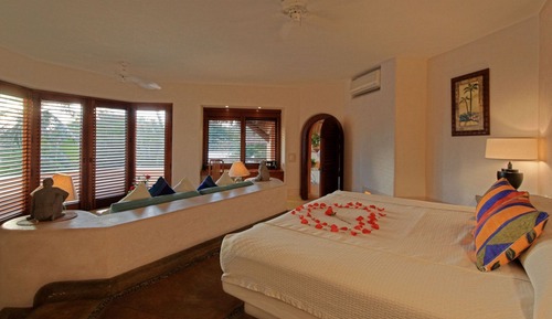 Premium Suite, 1 King Bed, Private Pool, Pool View