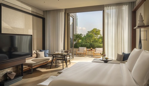 Premier Room, 1 King Bed, Non Smoking, Balcony