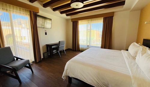 Basic Suite, City View