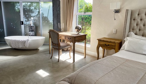 Deluxe Queen Room with Sea View