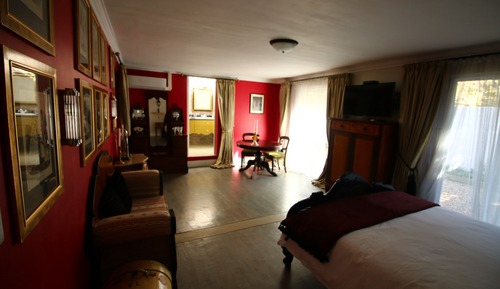Queen Room with Garden View