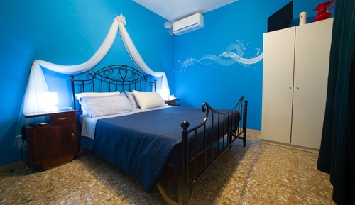 Double Room, 1 Double Bed, Shared Bathroom (Acqua)