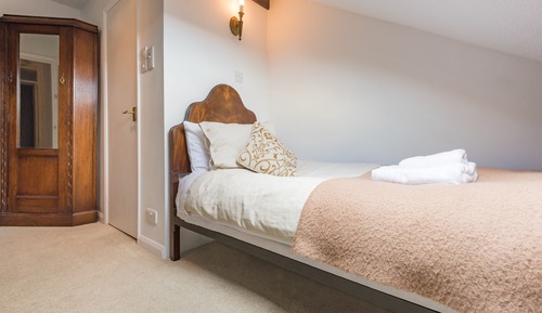 Single Room, Ensuite (The Eyrie Second Floor)