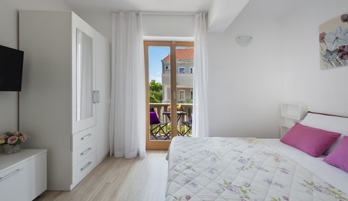 Basic Studio, 1 Queen Bed, Balcony, Sea View