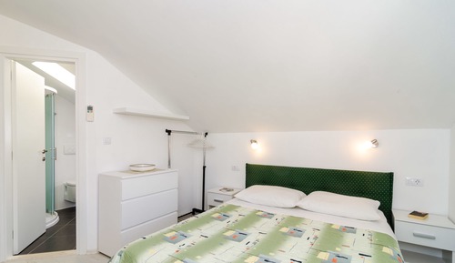 Superior Studio, 1 Queen Bed, Garden View