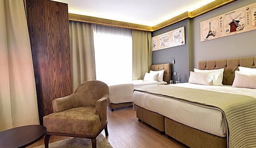 Superior Triple Room, Balcony