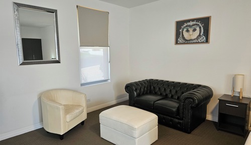 King Size Studio Apartment - Deluxe Suite 5