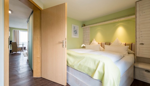 Suite, Sea Facing
