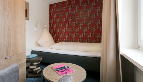 Single Room facing the island