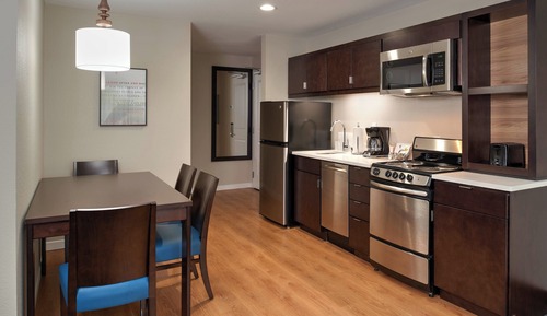 Suite, 2 Bedrooms (Mobility Accessible, Tub)
