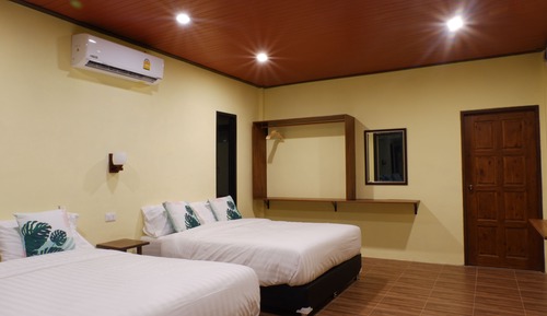 Deluxe Quadruple Room