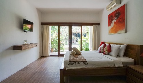 Deluxe Room, Pool View