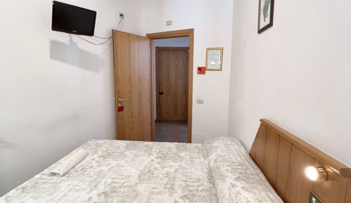 Single Room, Private Bathroom (External)
