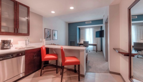 Suite, 1 King Bed with Sofa bed, Non Smoking