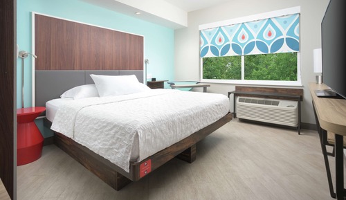 Room, 1 King Bed, Accessible, Non Smoking (Hearing, Roll-in Shower)
