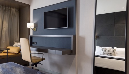 Standard Room, 1 King Bed, City View (High Floor)