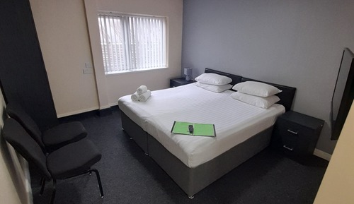 Basic Suite, 2 Bedrooms, Kitchen