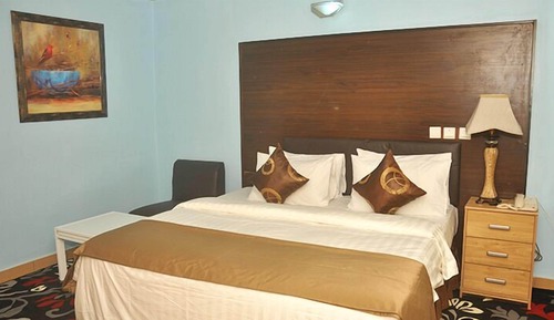 Deluxe Suite, City View