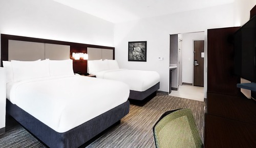 Suite, 1 Bedroom (Comm Access Tub)