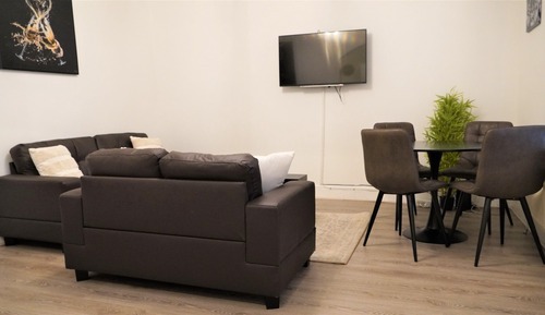 House, Private Bathroom (2 Bed Occupancy 7)