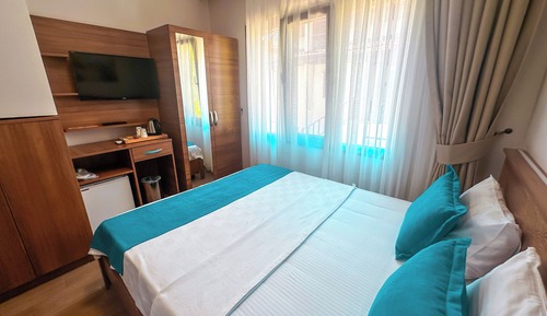 Economy Room