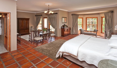Superior Suite, Ensuite, Mountain View