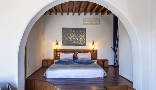 Romantic Studio Suite