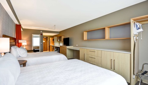 Studio, 2 Queen Beds, Accessible, Bathtub