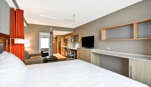 Studio, 1 King Bed, Accessible, Bathtub