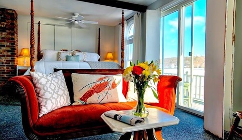 Captain's Quarters