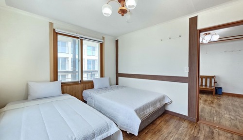 Family Room, 2 Bedrooms (79 sqm)