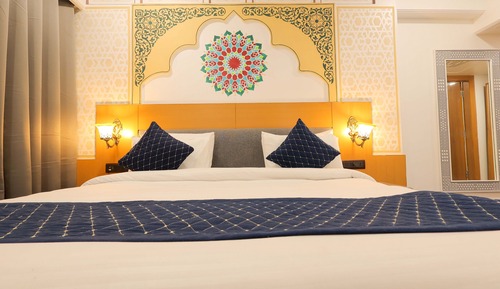 Traditional Suite