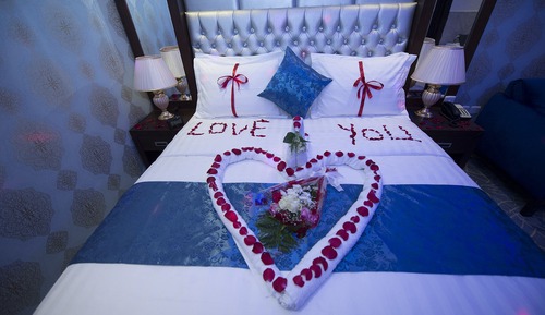 Honeymoon Suite